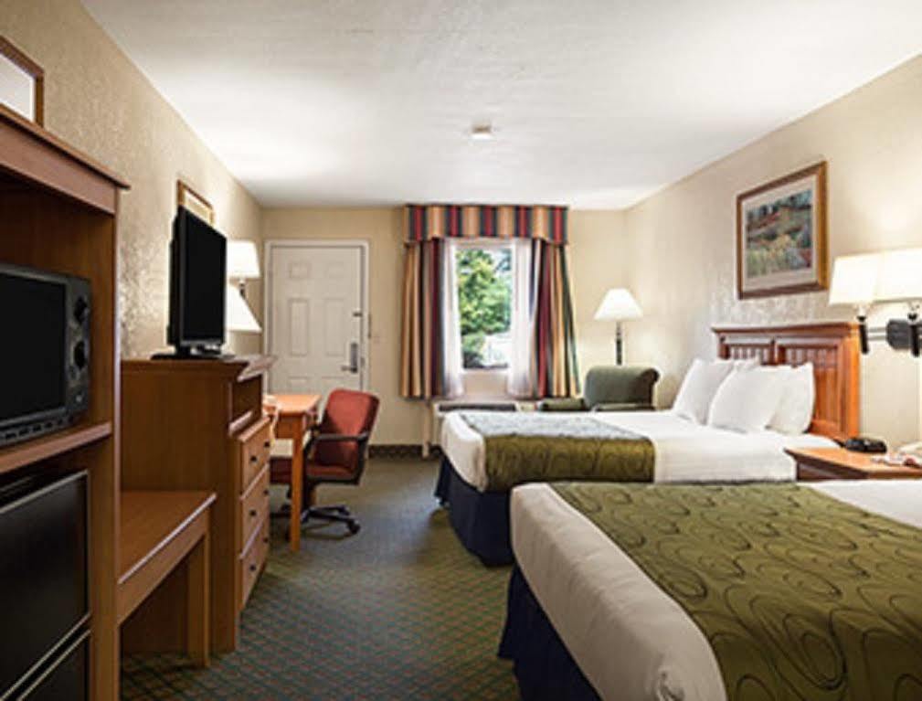 Days & By Wyndham Motel